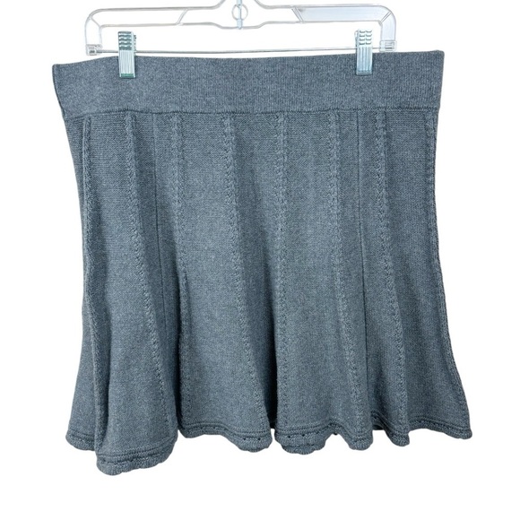 CAbi 884 Gray Femme Knit Flared A-Line Skirt Size Large - Picture 2 of 9